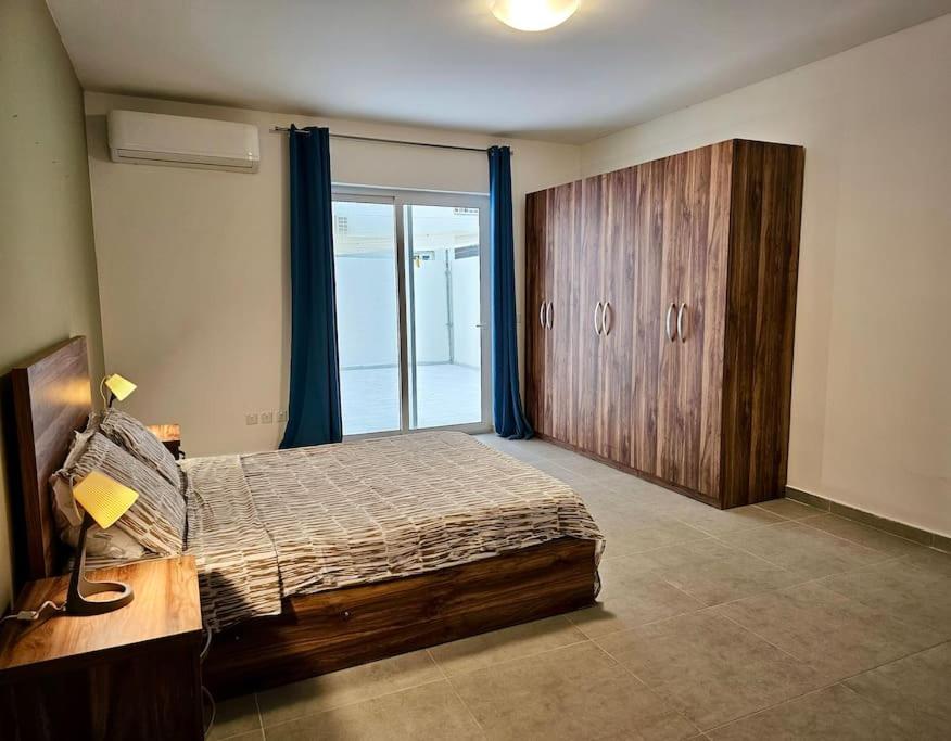 Sleeps 6 Spacious Apartment St Pauls Bay photo 3