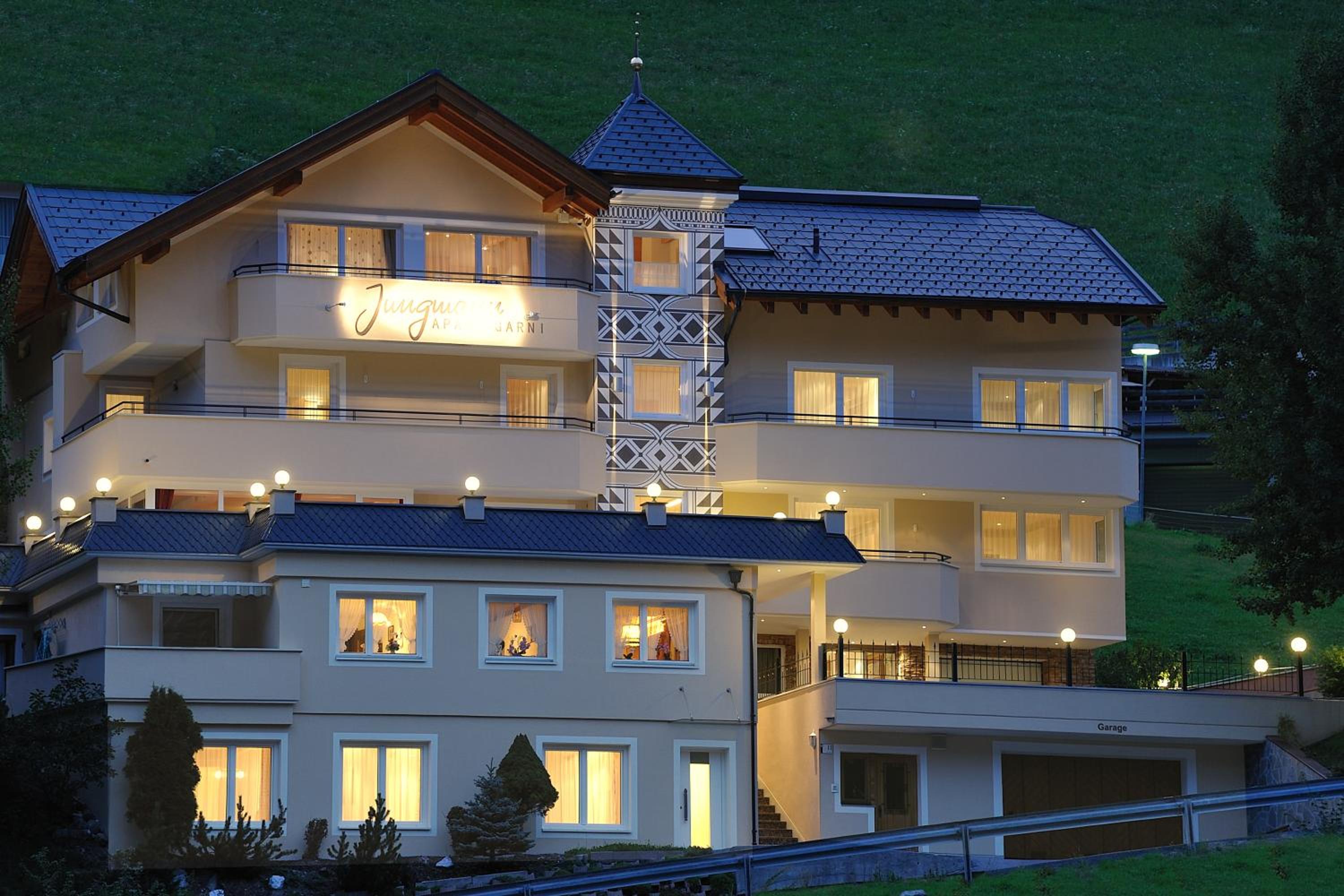 Jungmann Apartments