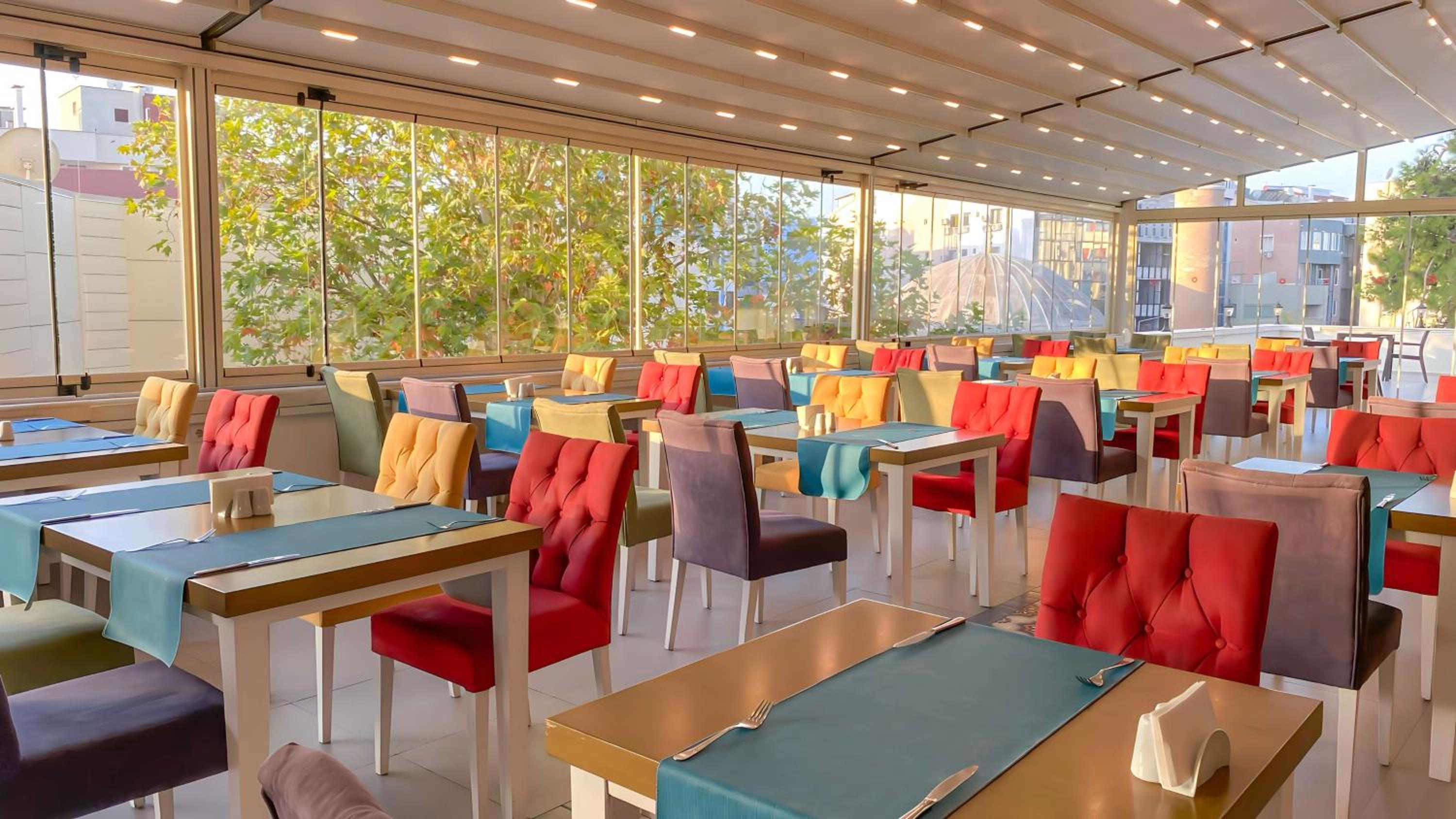 Best Western Plus Khan Hotel - Image 77