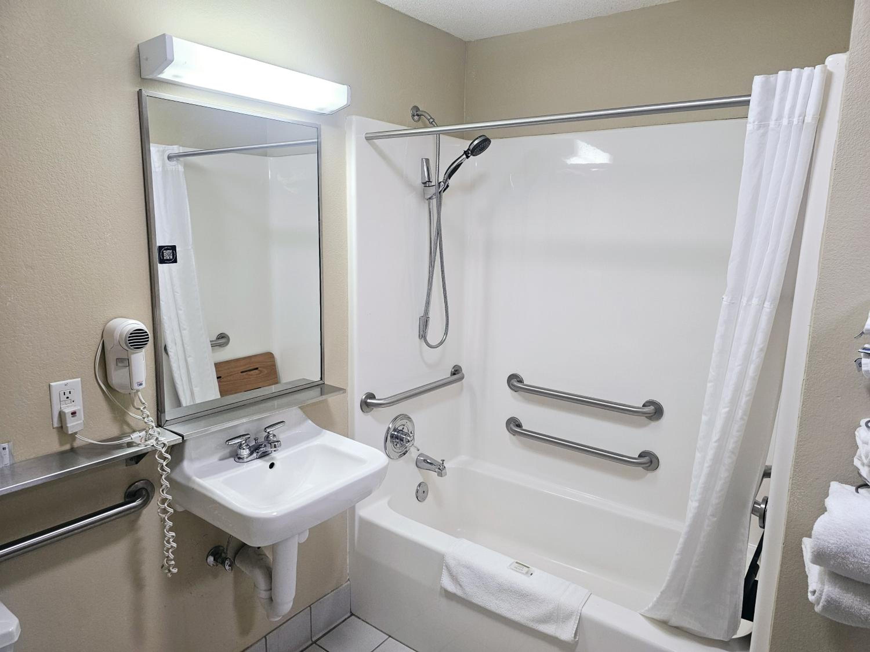 St Robert Vacations - Baymont by Wyndham Rolla - Property Image 2