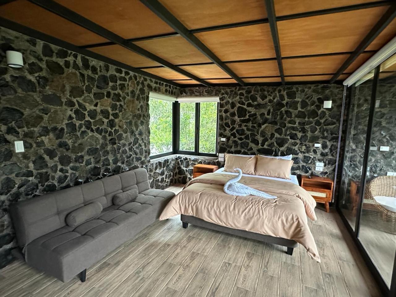 BAÑOS GLAMPING LEONORÈ