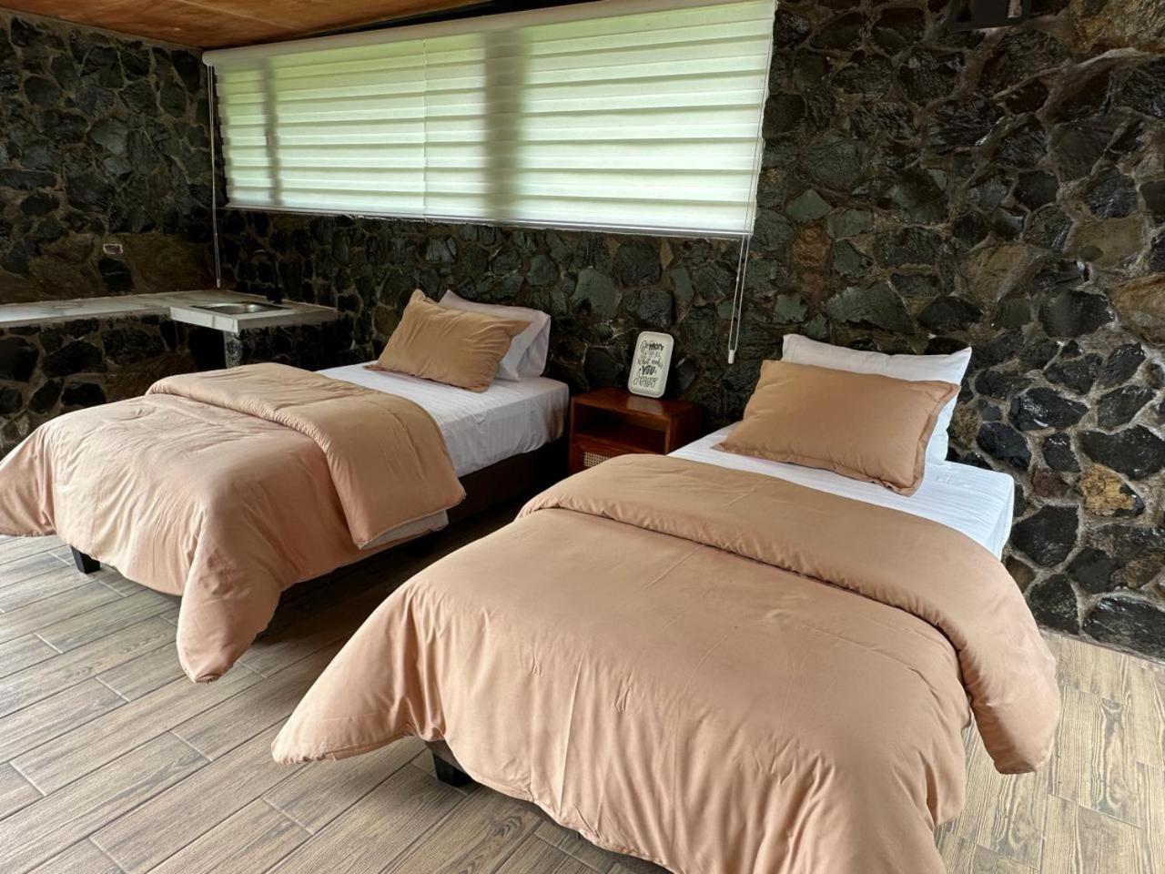 BAÑOS GLAMPING LEONORÈ