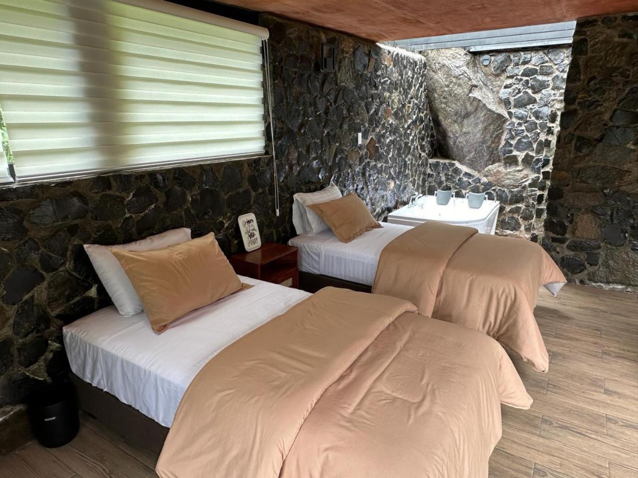 BAÑOS GLAMPING LEONORÈ