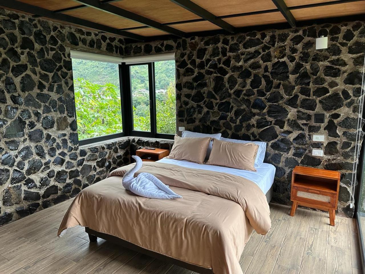 BAÑOS GLAMPING LEONORÈ