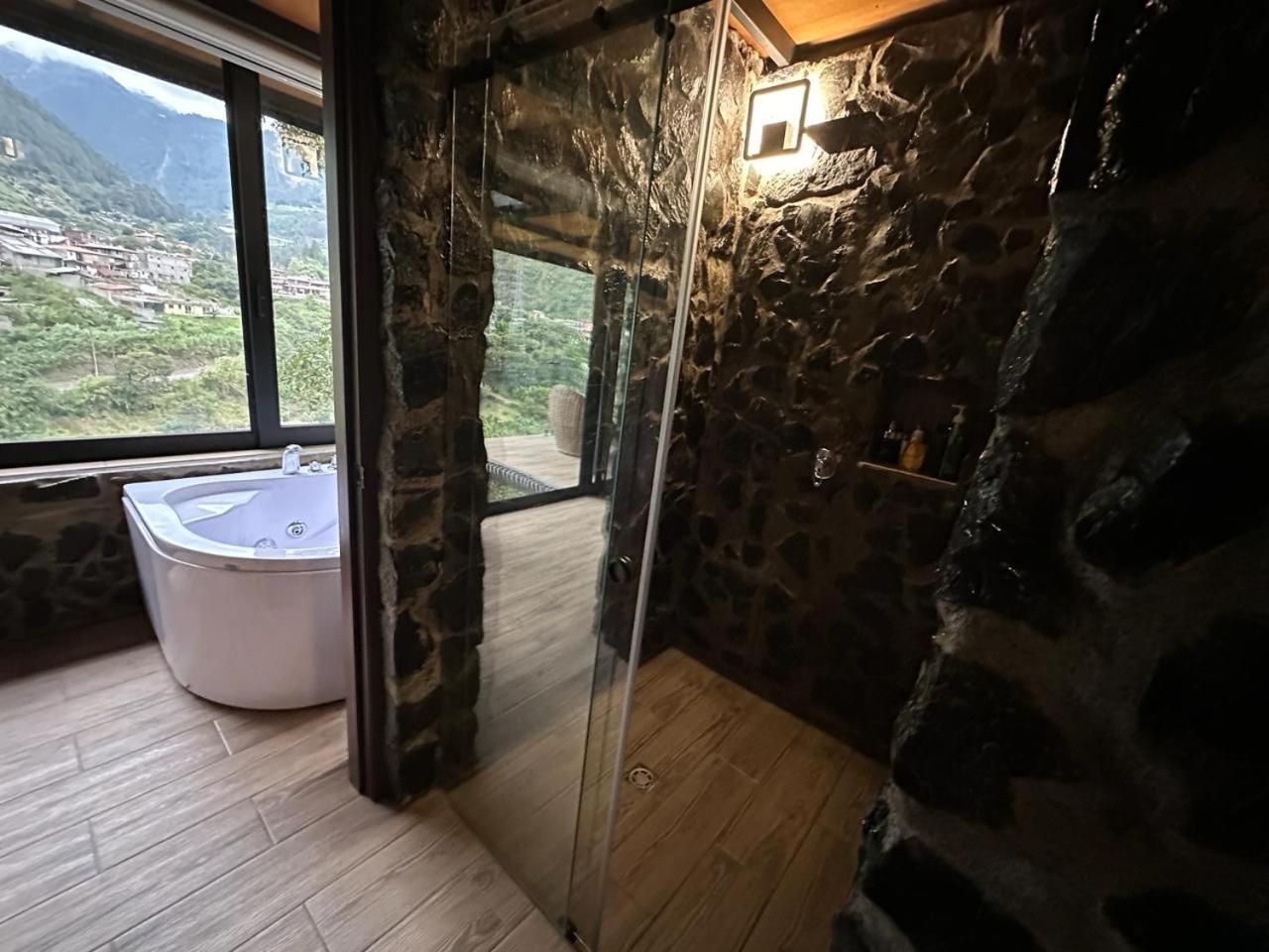 BAÑOS GLAMPING LEONORÈ