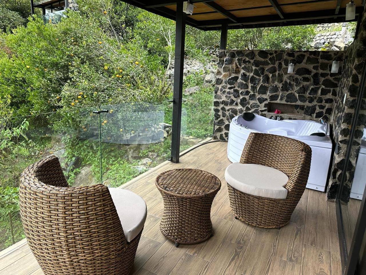 BAÑOS GLAMPING LEONORÈ