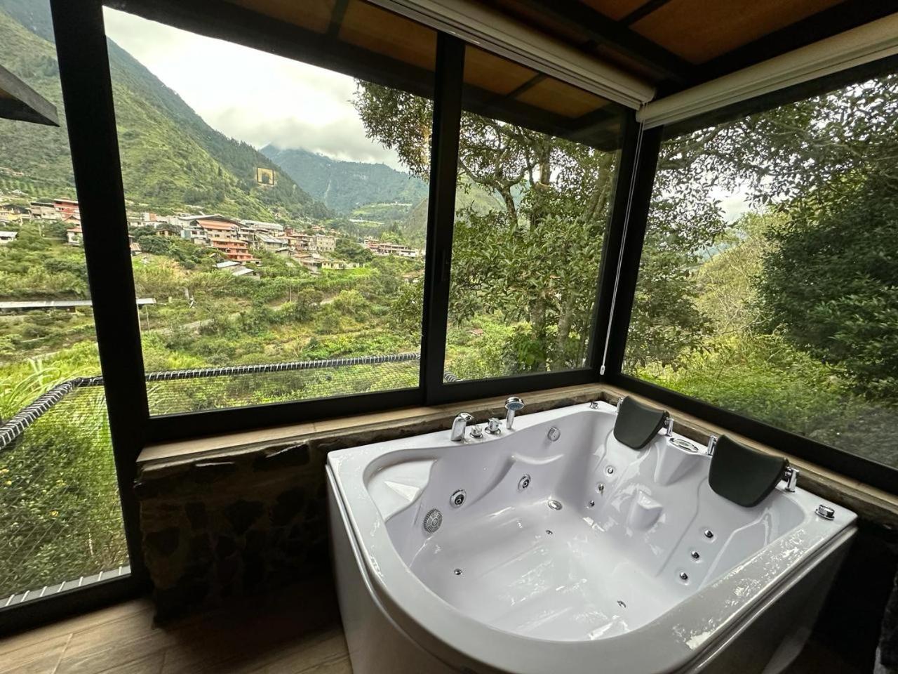 BAÑOS GLAMPING LEONORÈ