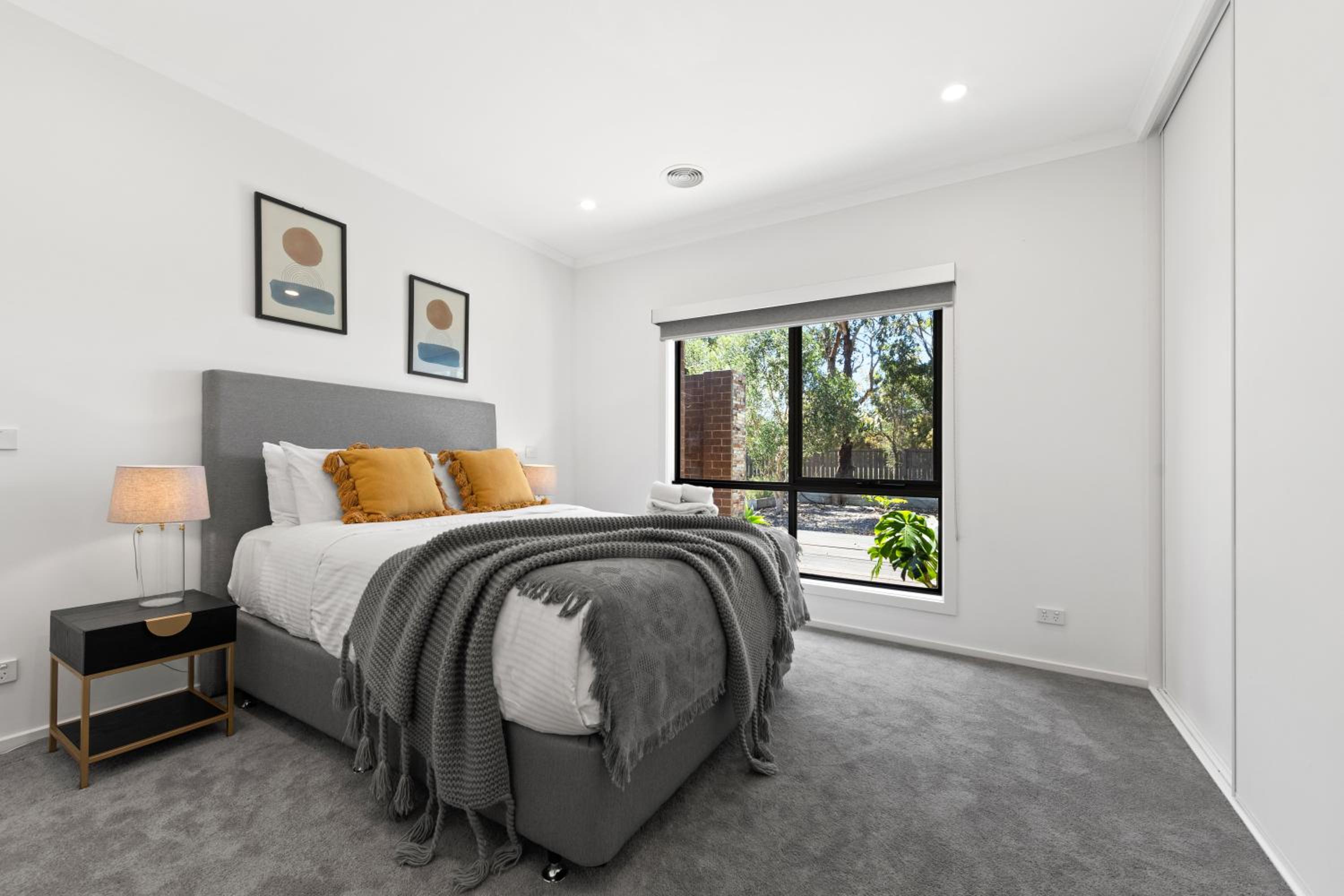 10BR Great Ocean farmstay for 20 people