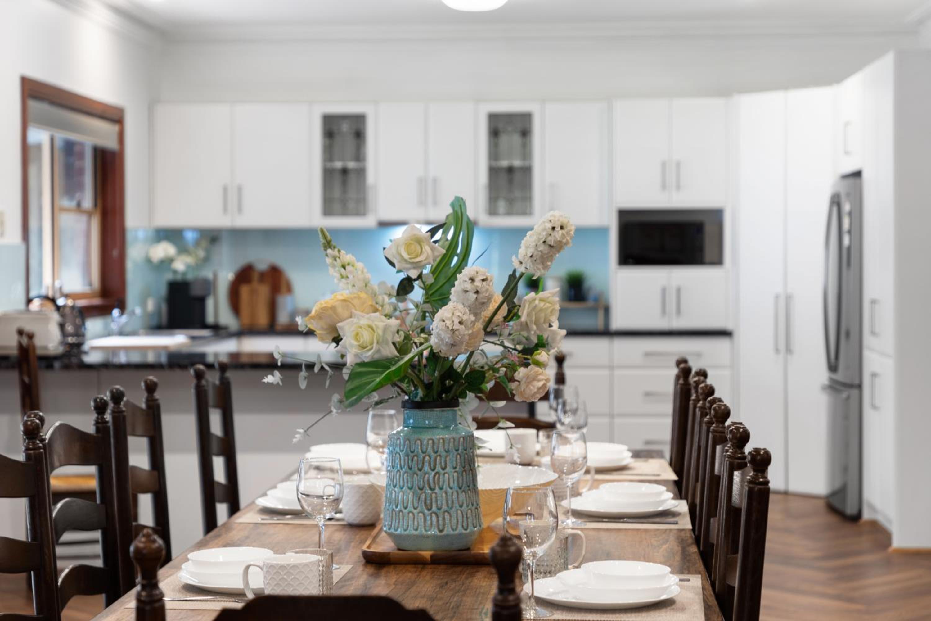 10BR Great Ocean farmstay for 20 people