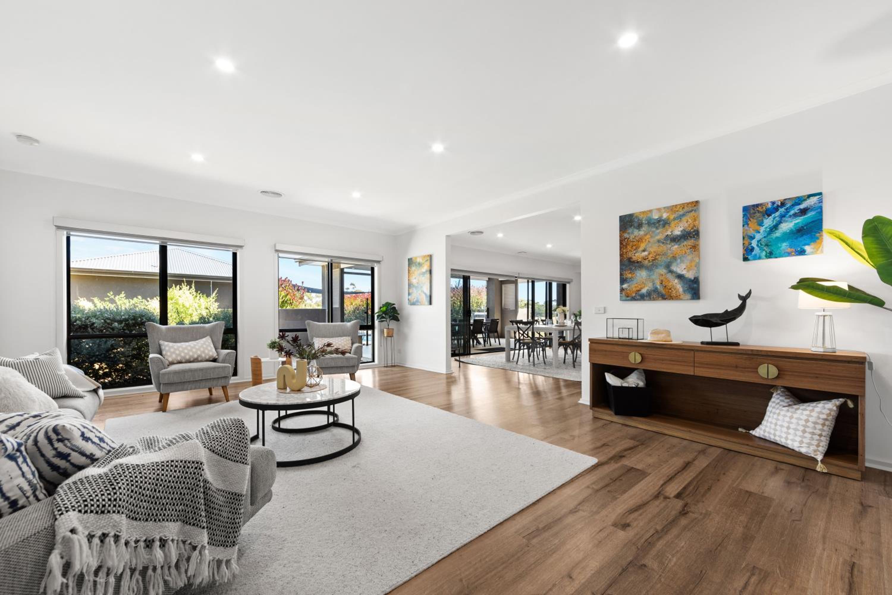 10BR Great Ocean farmstay for 20 people