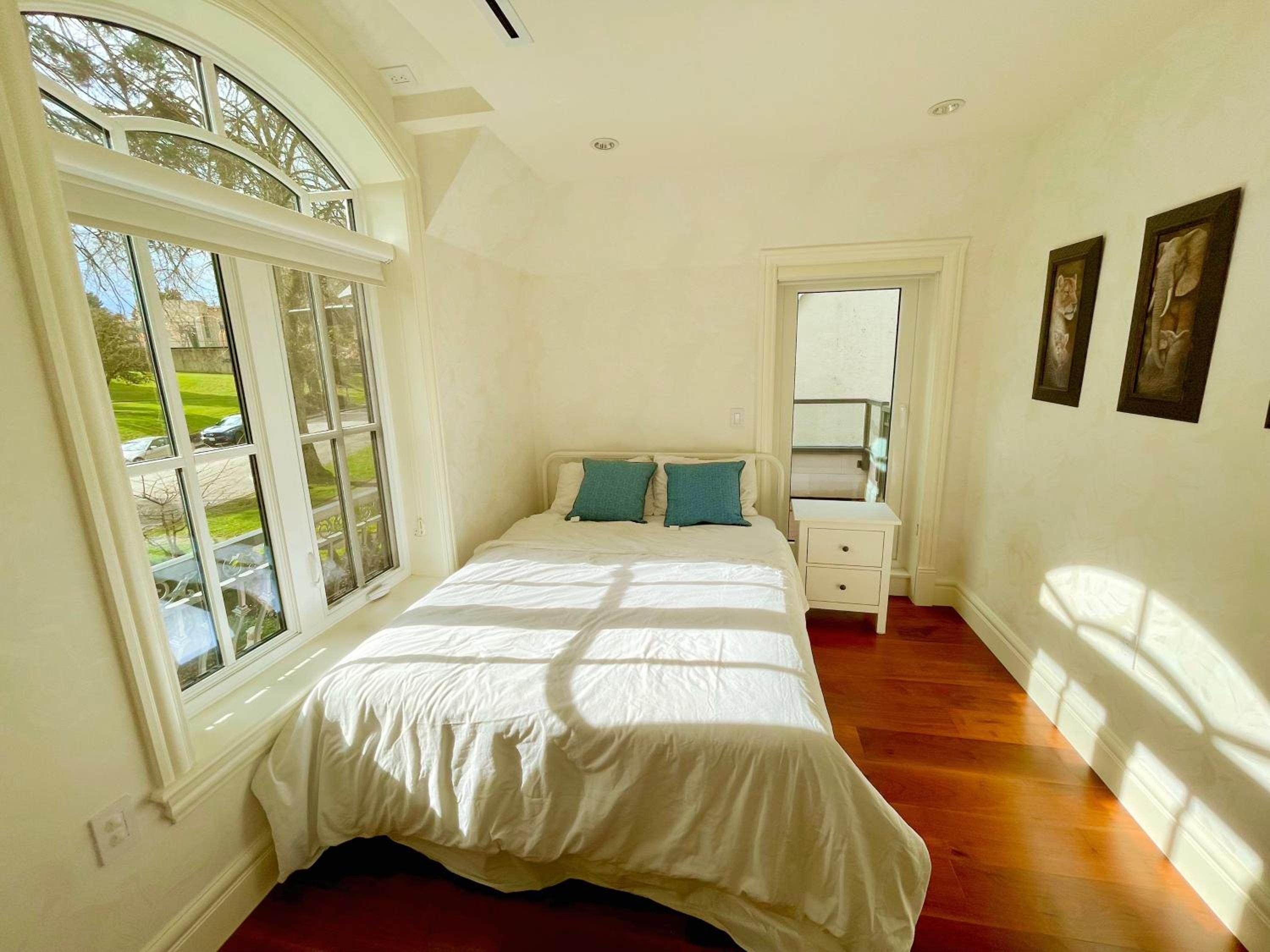 Oceanview Luxury 4-bedrooms Vancouver Point Grey