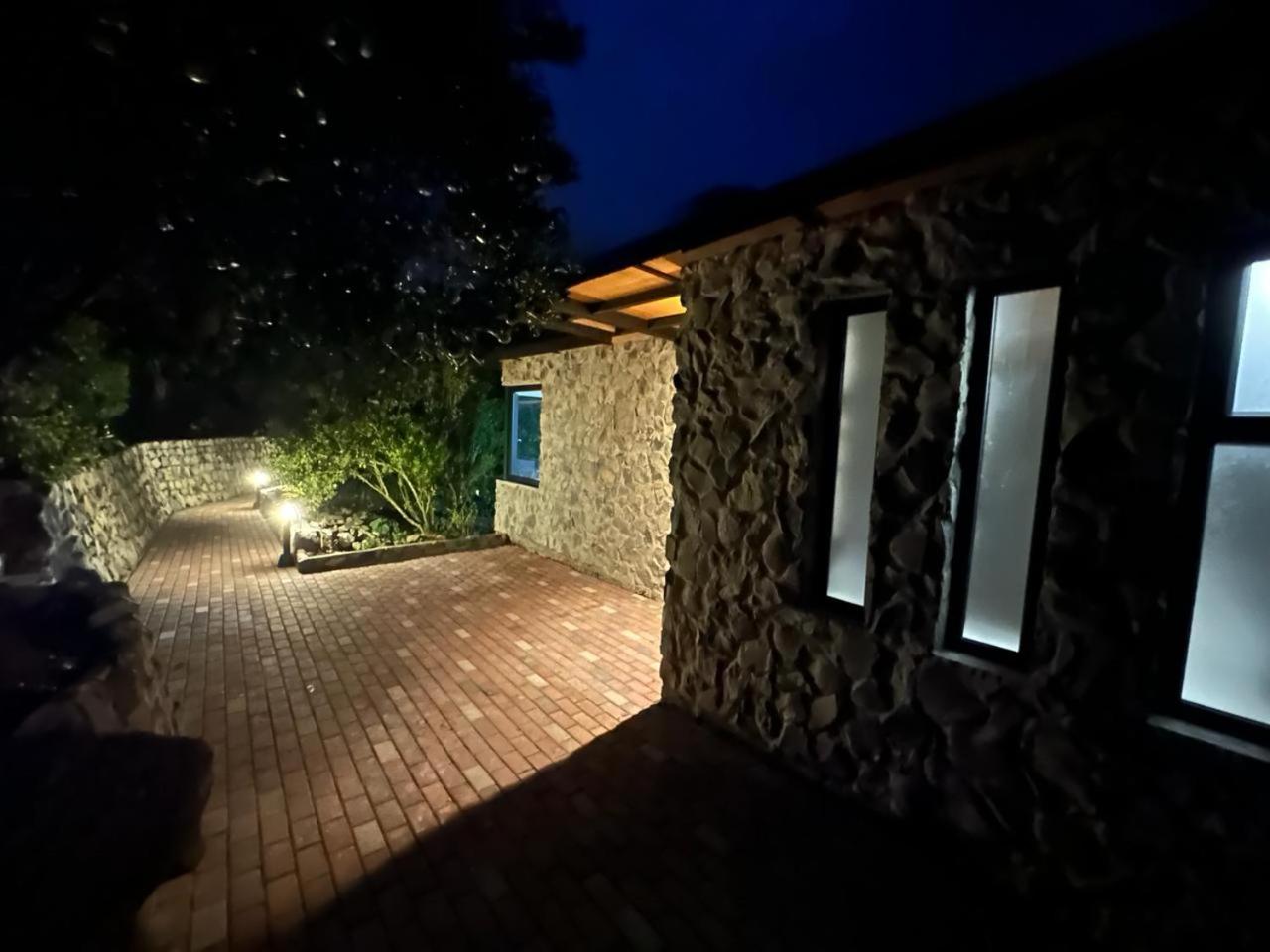 BAÑOS GLAMPING LEONORÈ