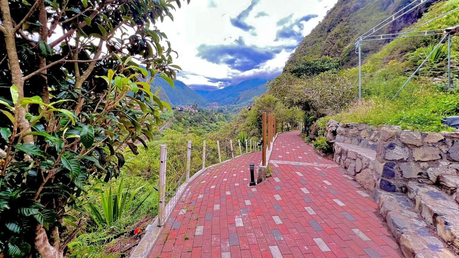 BAÑOS GLAMPING LEONORÈ