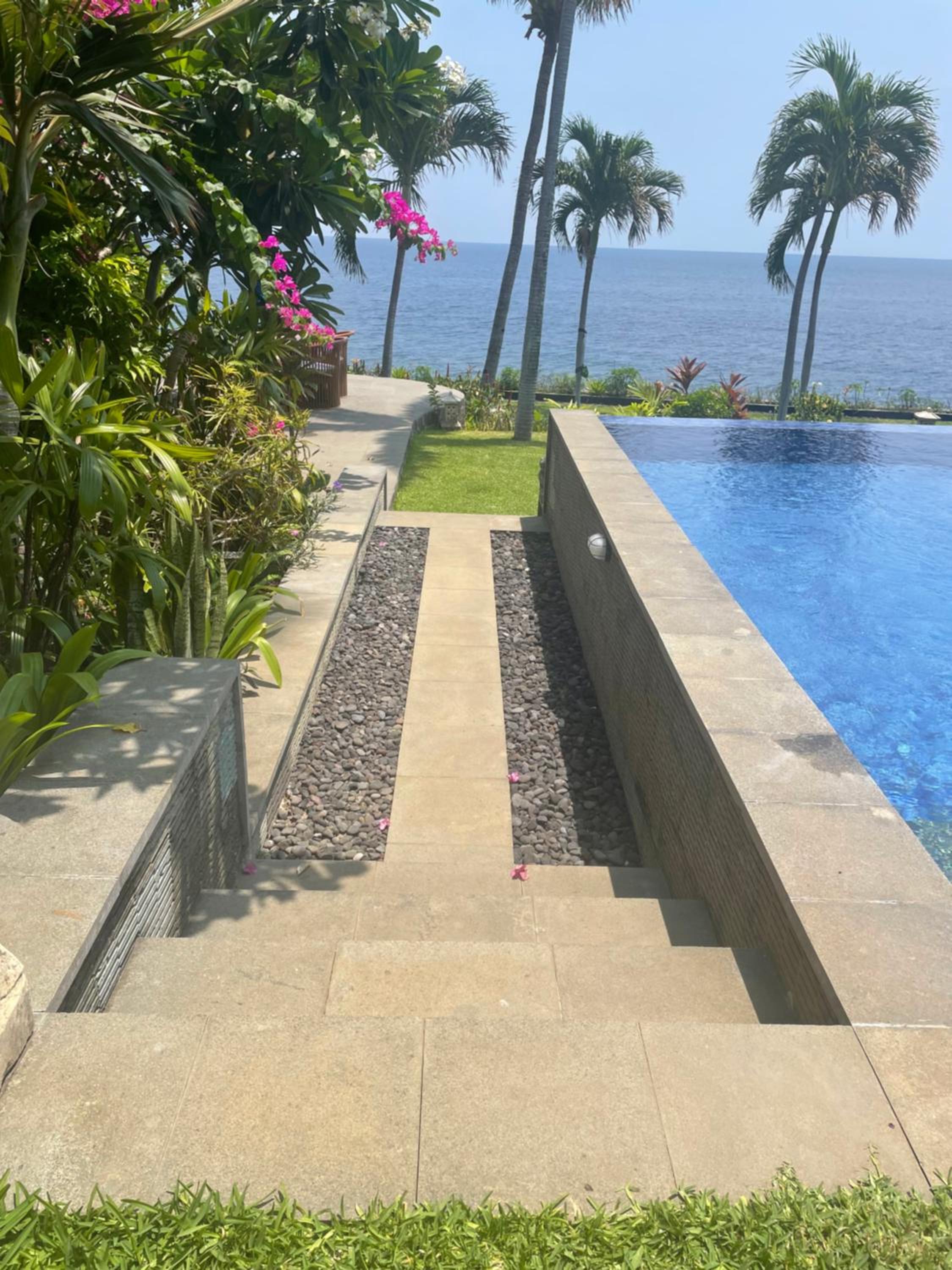 Absolute Beachfront Paradise Villa sleeps 6 with Private Pool on 1200m2 of Tropical Land view 4
