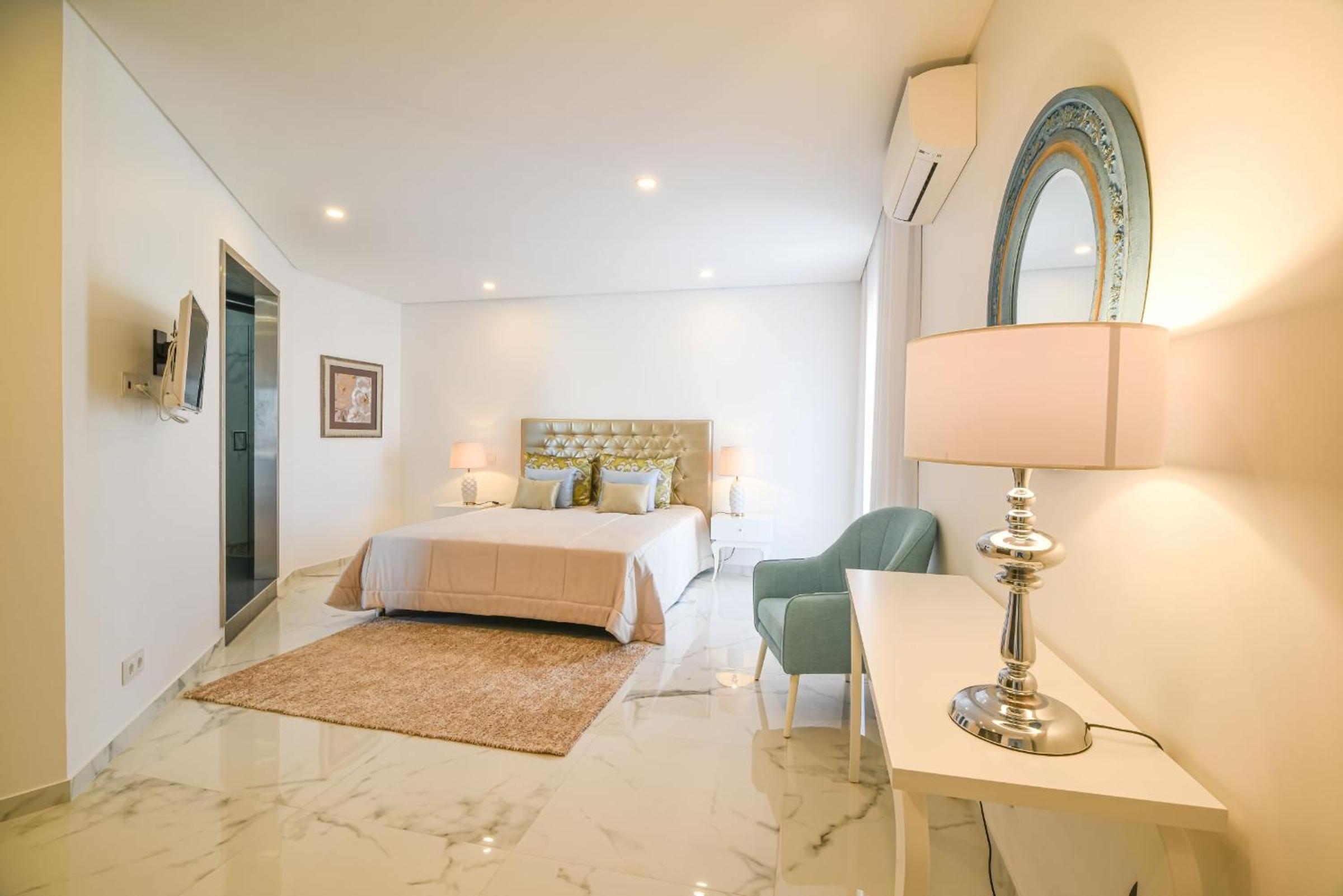 THE PENTHOUSE in Praia da Rocha view 2