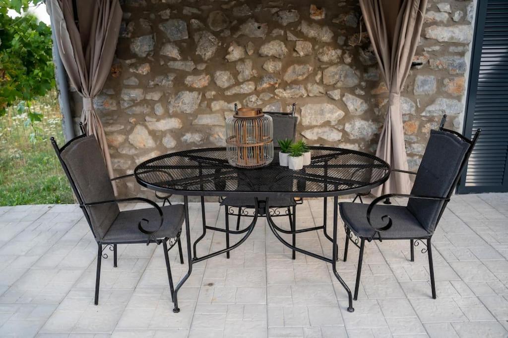 Triantos Guesthome Suite