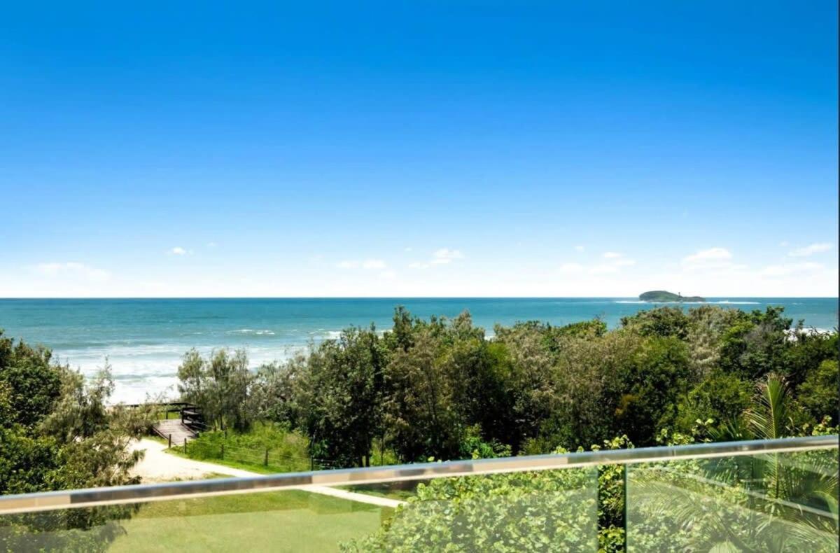 Absolute Beachfront Marcoola - Private Pool - Private Spa Bath - Games