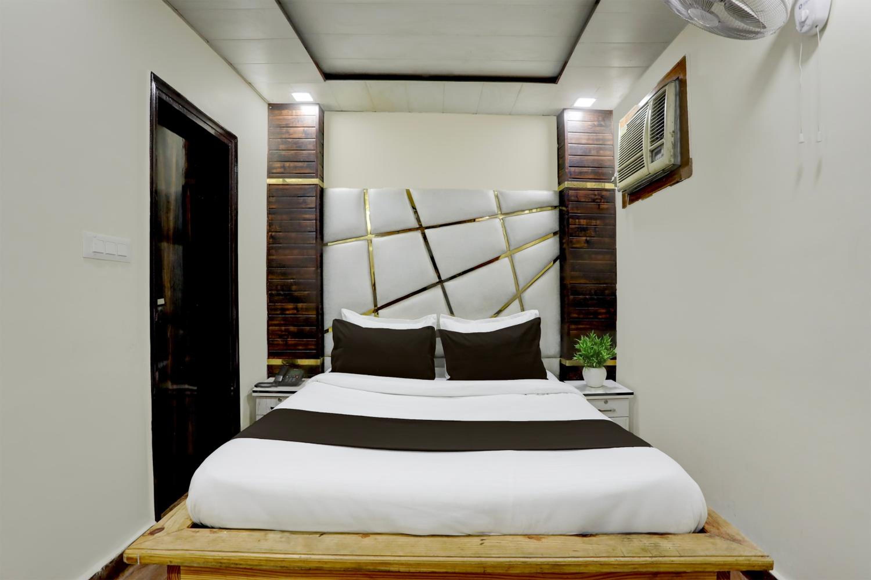 HOTEL O SHIPRAJ INN view 3