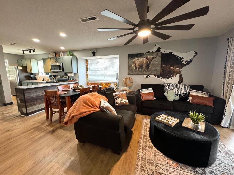 Branson Vacations - Modern Comfort: Updated Cozy Condo in Indian Point - Property Image 1