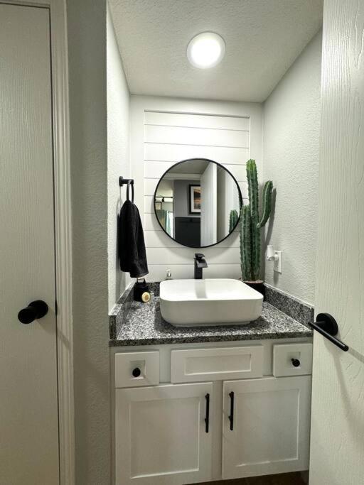 Modern Comfort: Updated Cozy Condo in Indian Point - Property Image 35