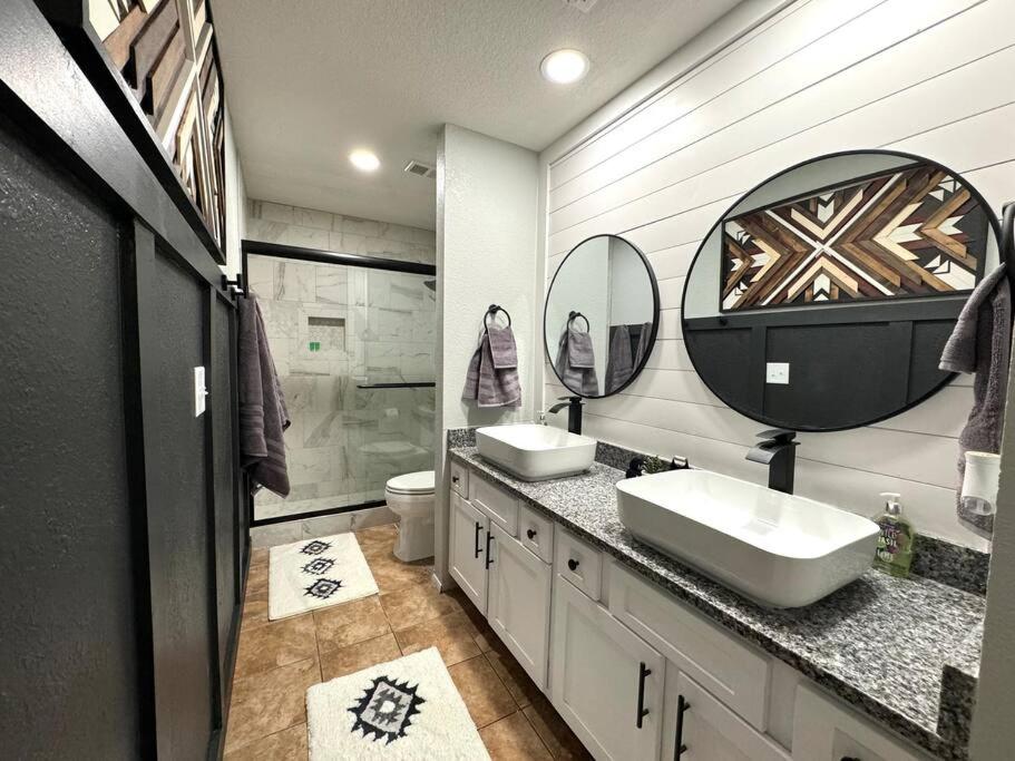 Modern Comfort: Updated Cozy Condo in Indian Point - Property Image 45