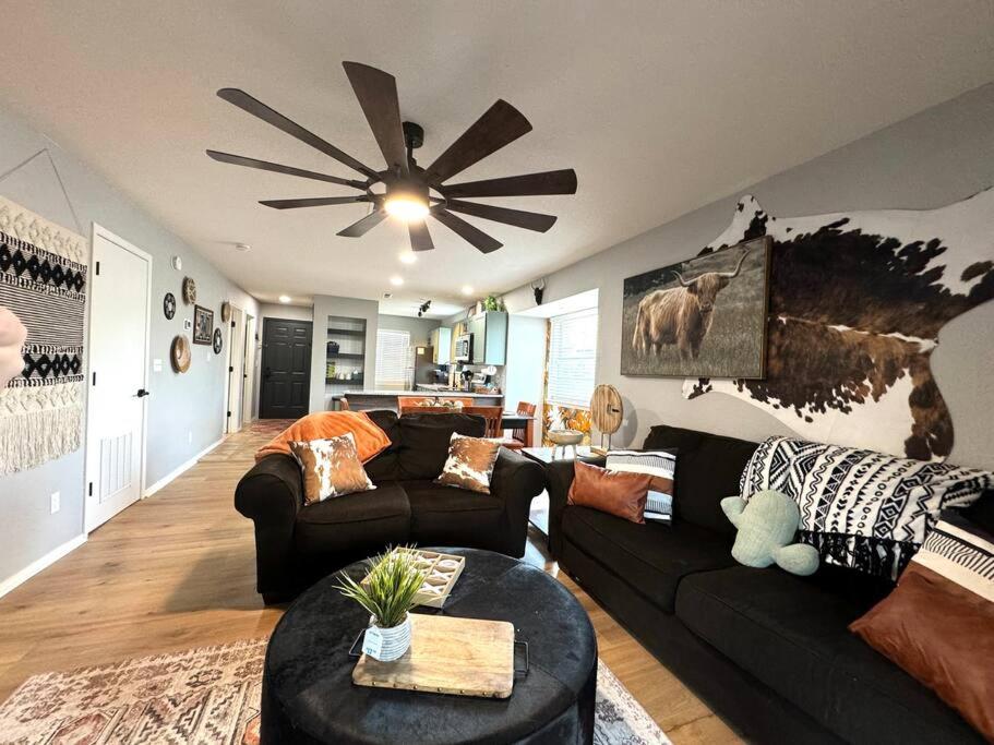 Modern Comfort: Updated Cozy Condo in Indian Point - Property Image 50