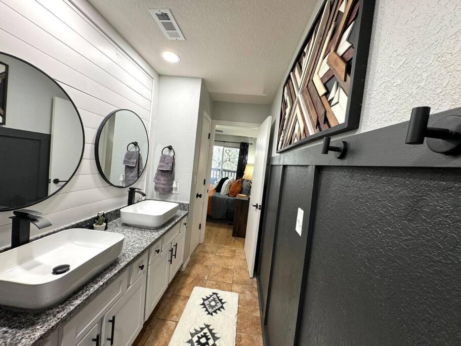 Modern Comfort: Updated Cozy Condo in Indian Point - Property Image 13