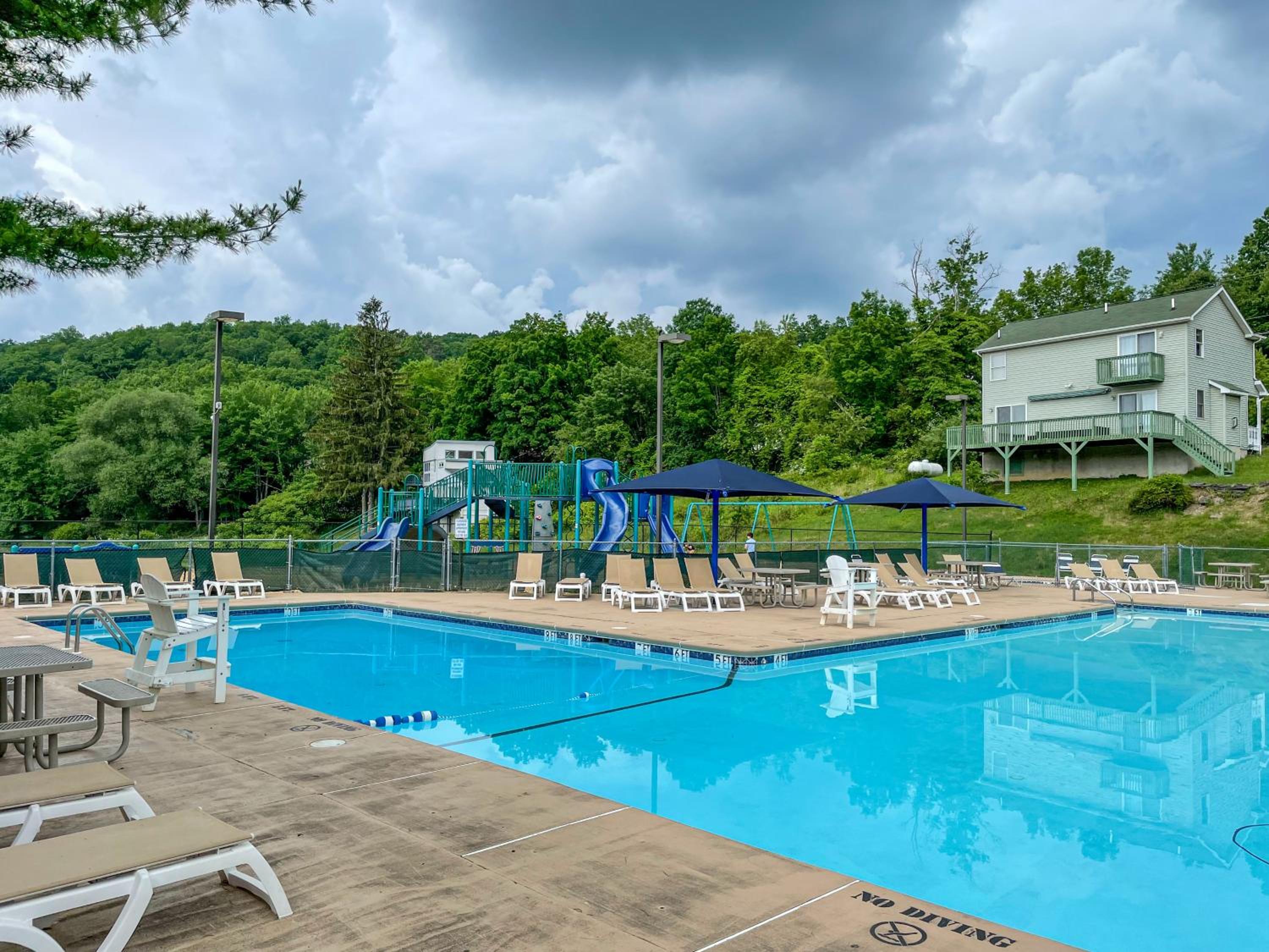 Van Gogh themed home-All Community Amenities Included! - Property Image 20