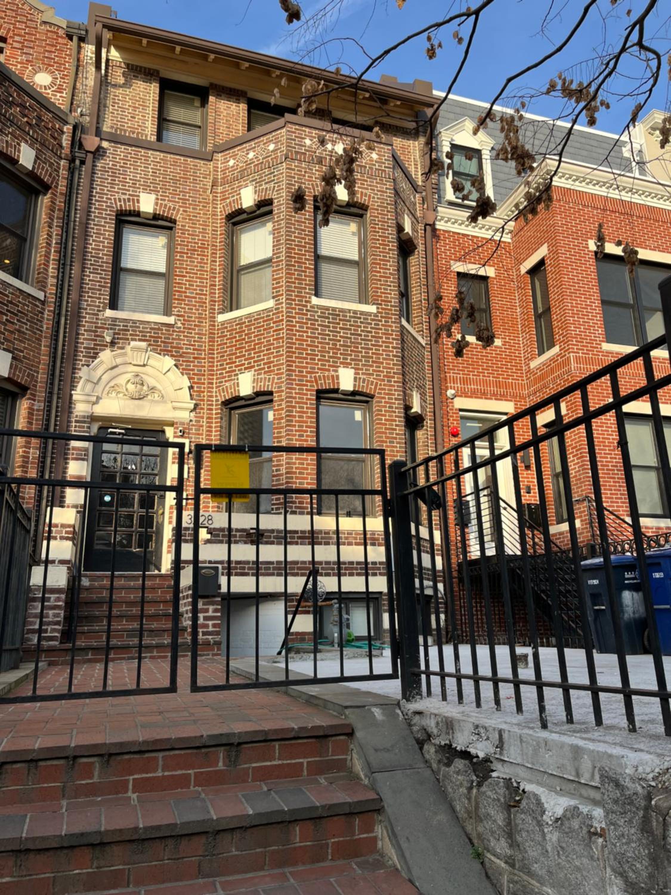 Large DUPLEX Apt 2Bdrm 1Den-Metro, photo 8