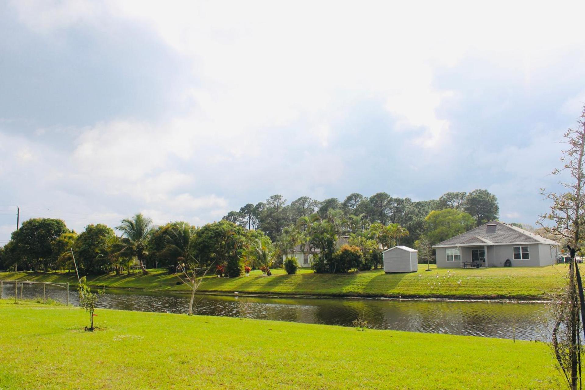Entire home in Port St. Lucie view 3