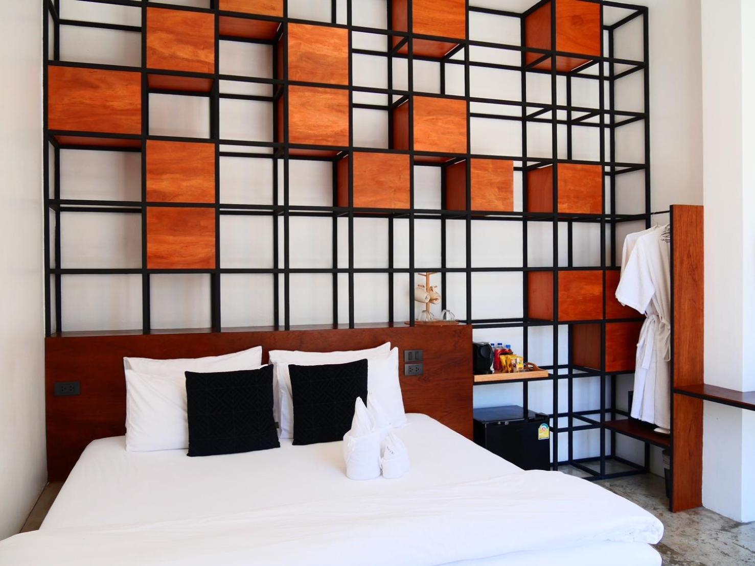 Book a Bed Poshtel - SHA Plus