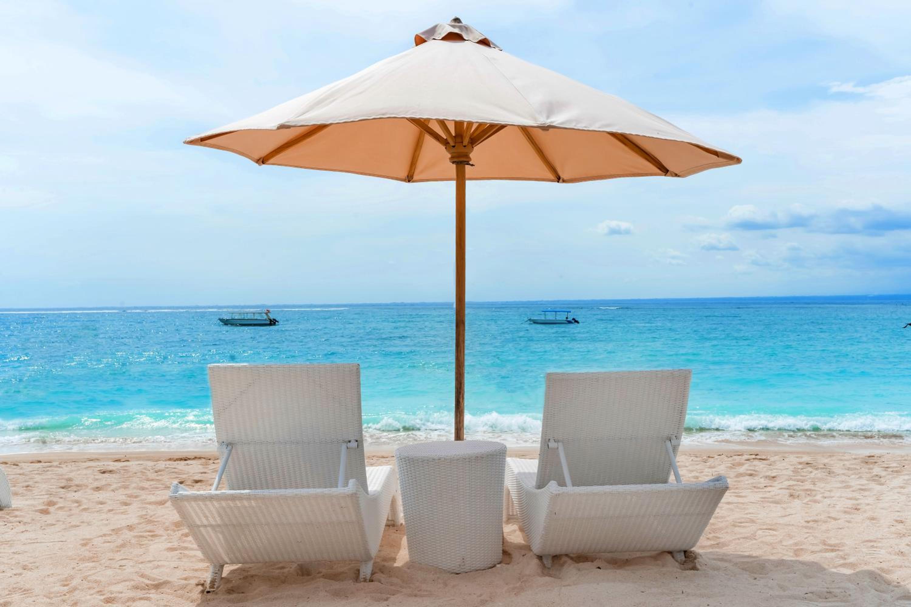 Lembongan Beach Club & Resort