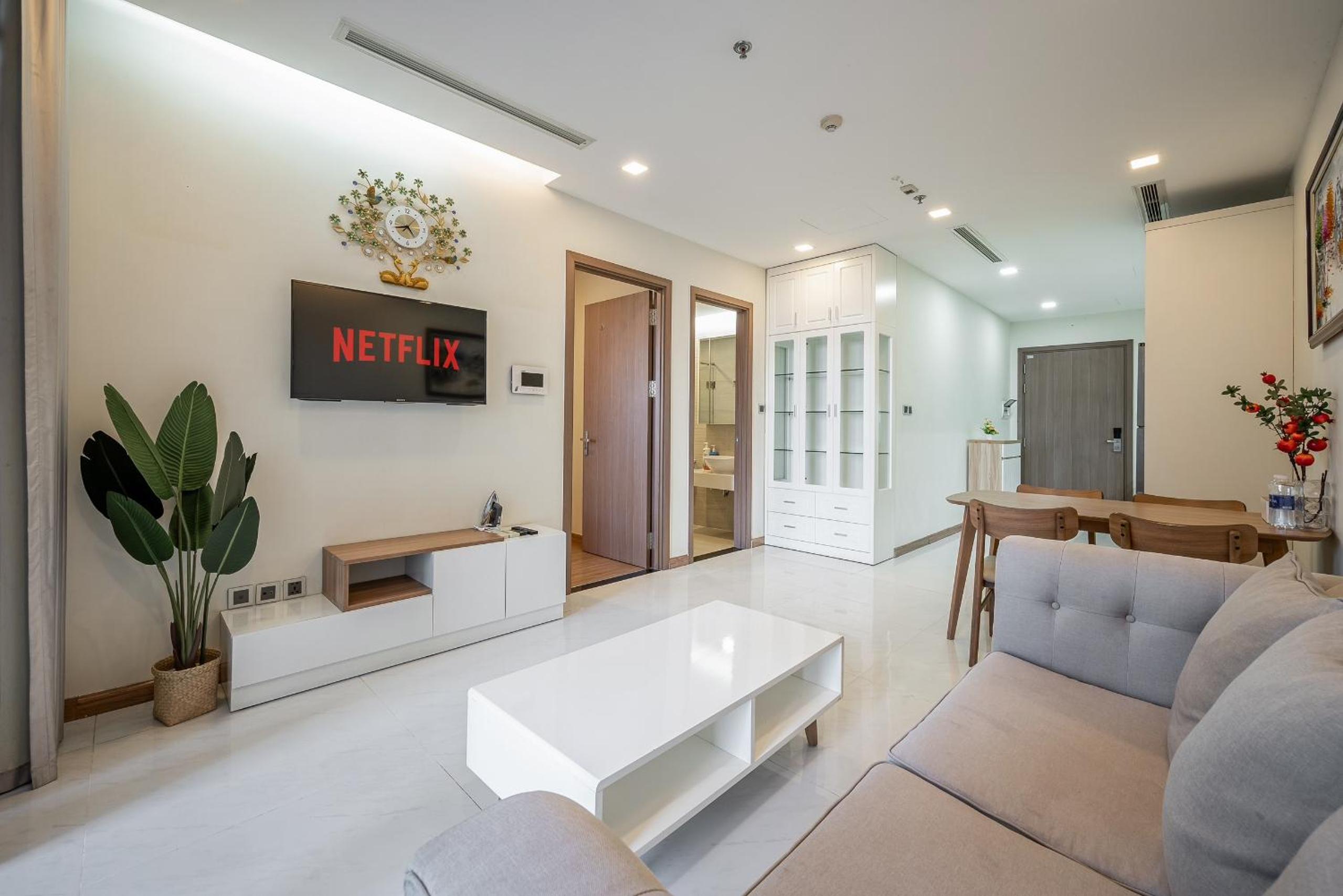 Luxury Apartment at Vinhomes Central Park