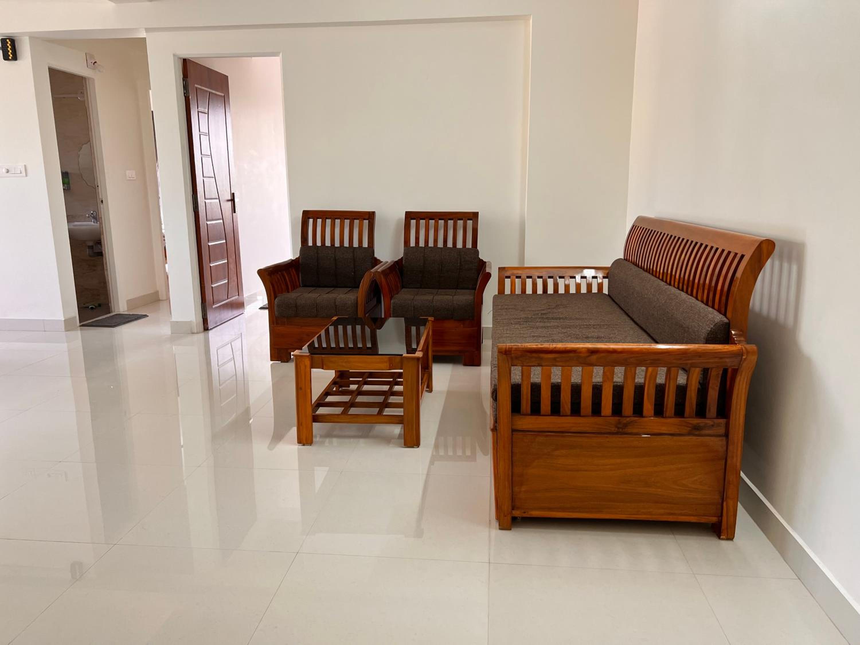 Nirvana Stay, Spacious Fully furnished 2bhk apartment in Mangalore, Full AC for Family