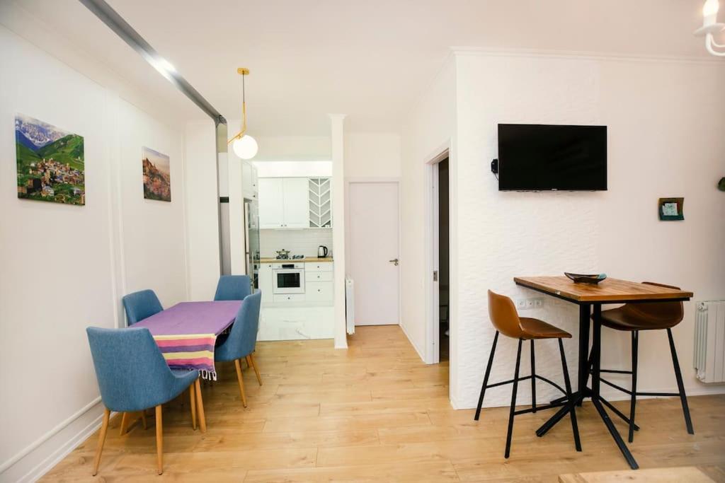 New flat, central and modern in the heart of Vake. view 5