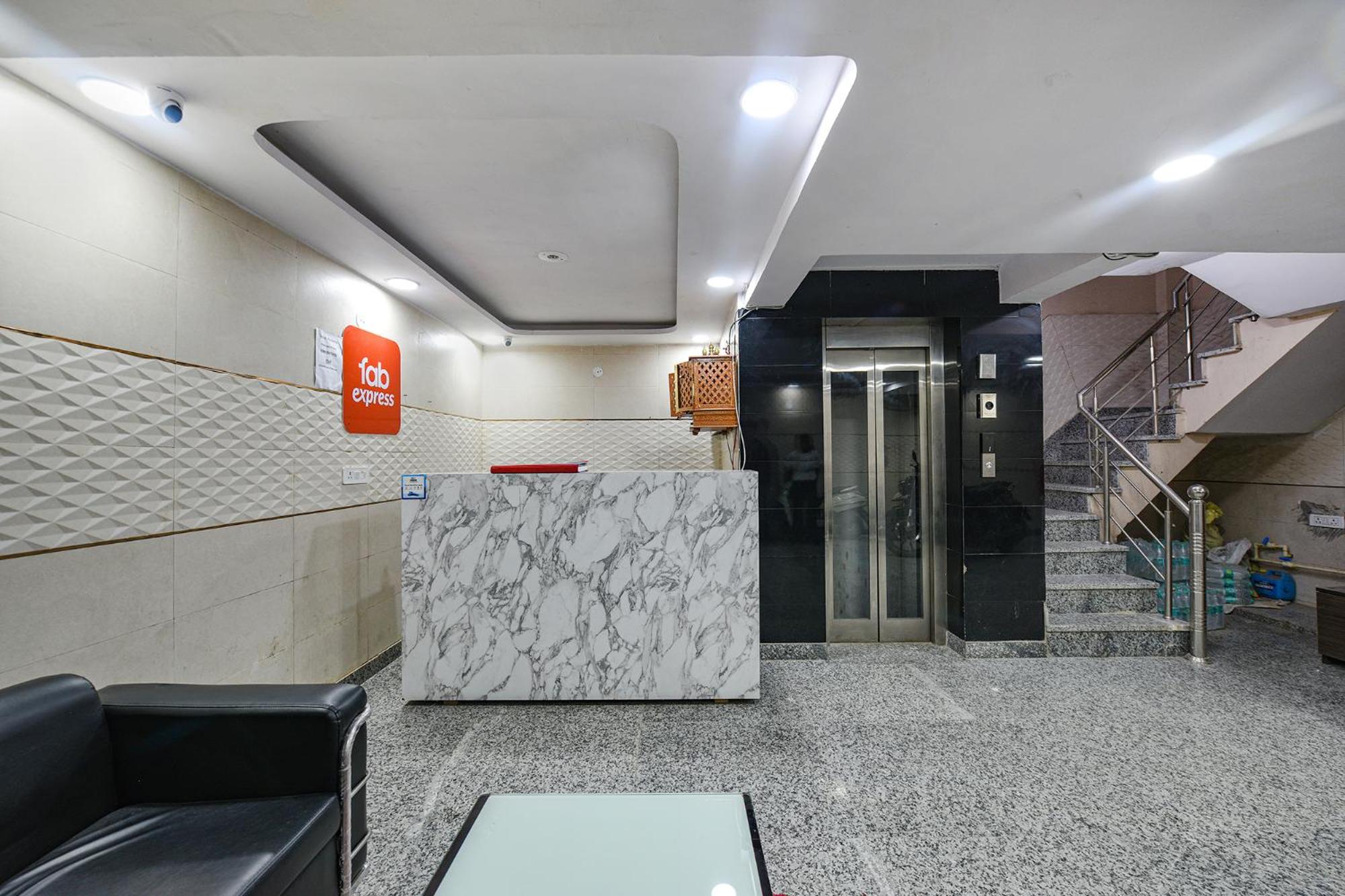 Lobby & Reception