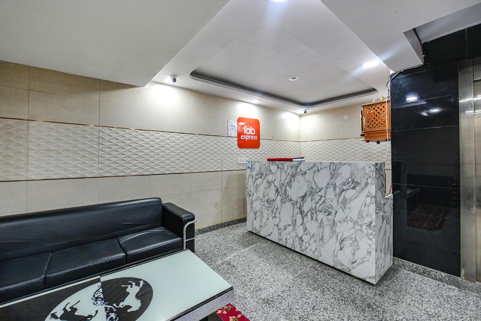 Lobby & Reception