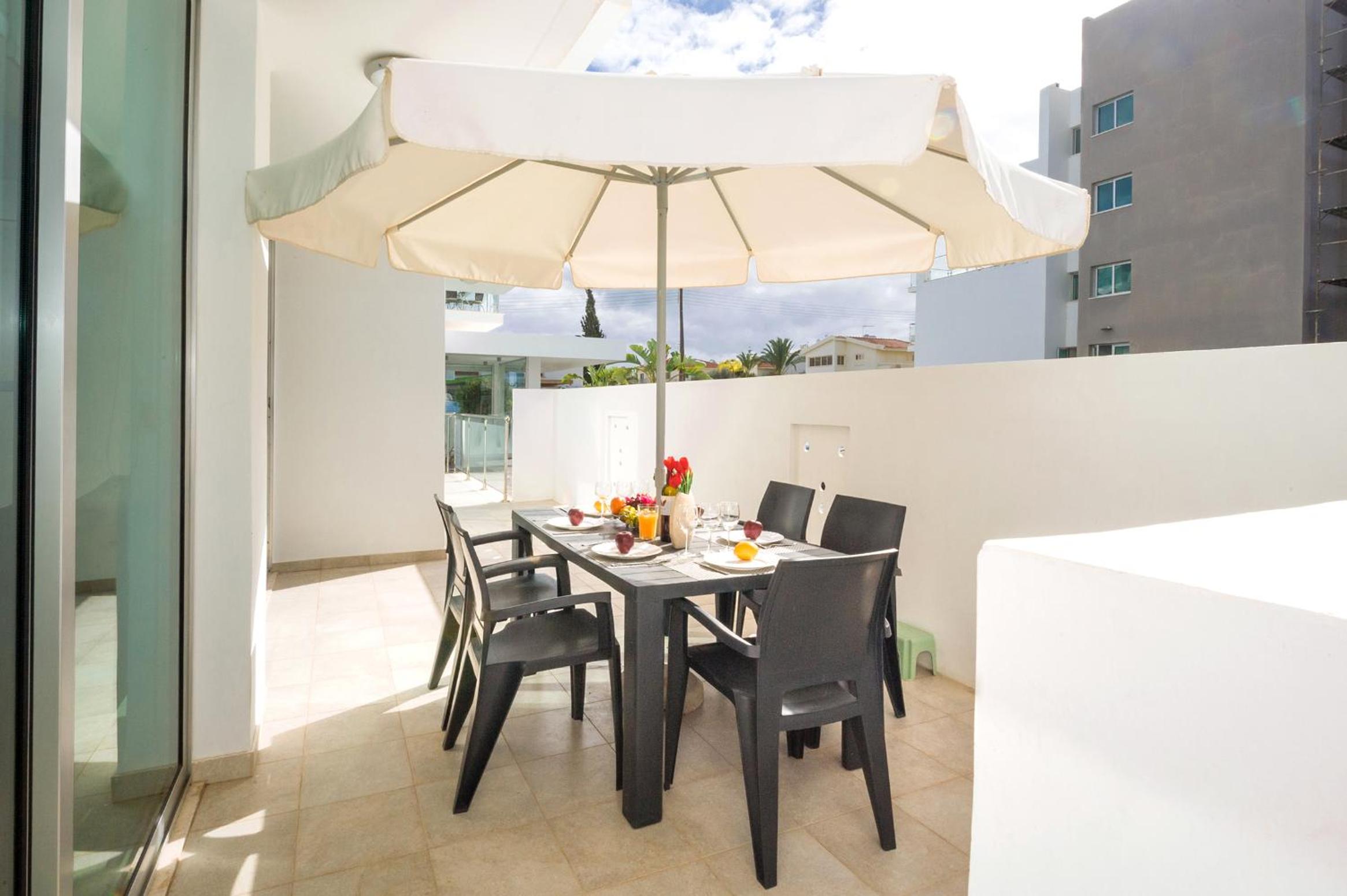 Calypso - Coralli Beachfront Apartment