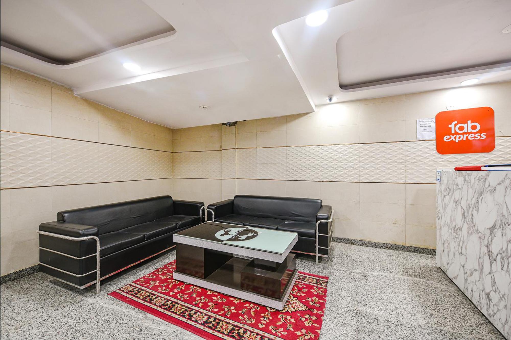 Lobby & Reception