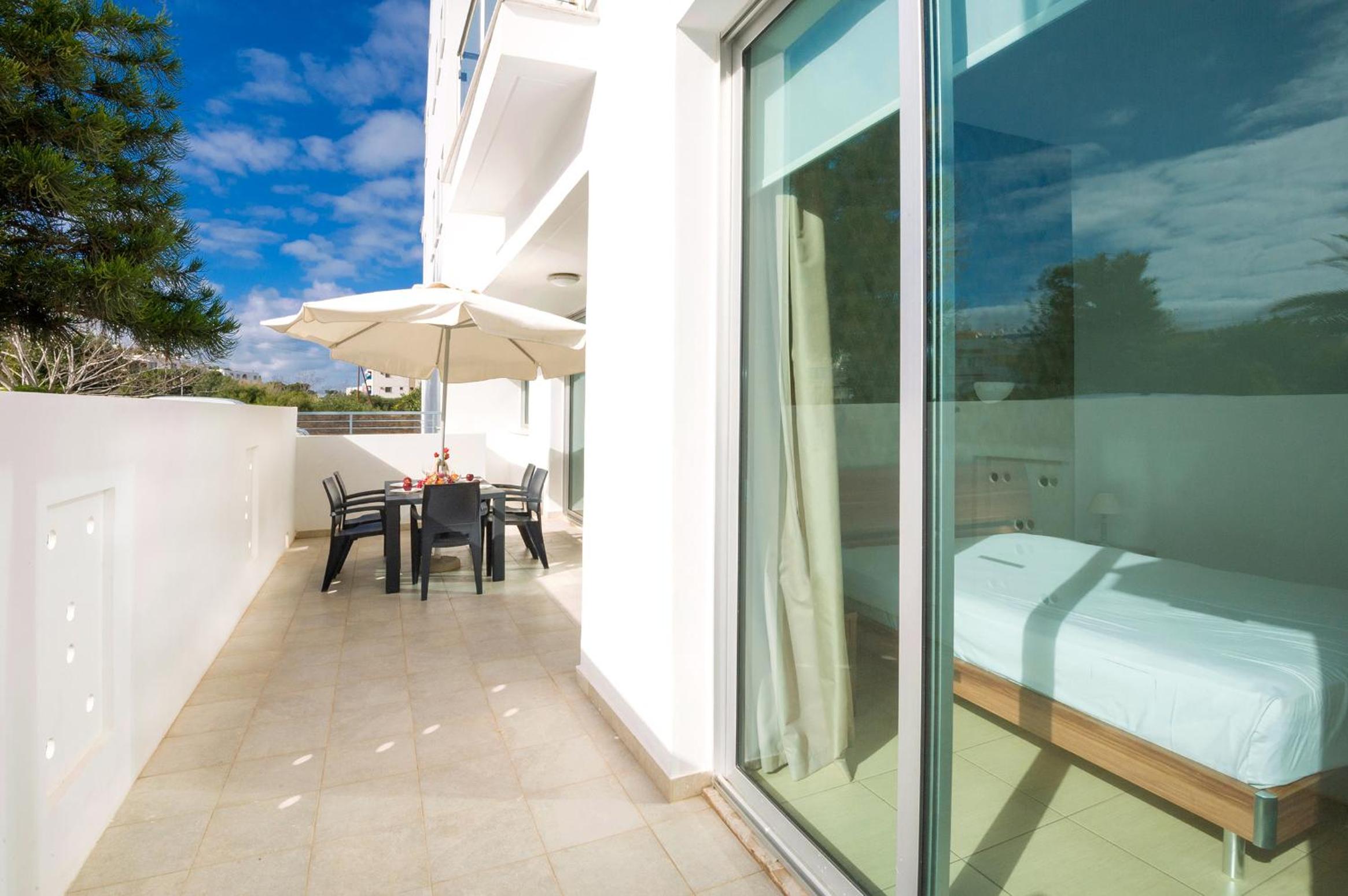 Calypso - Coralli Beachfront Apartment