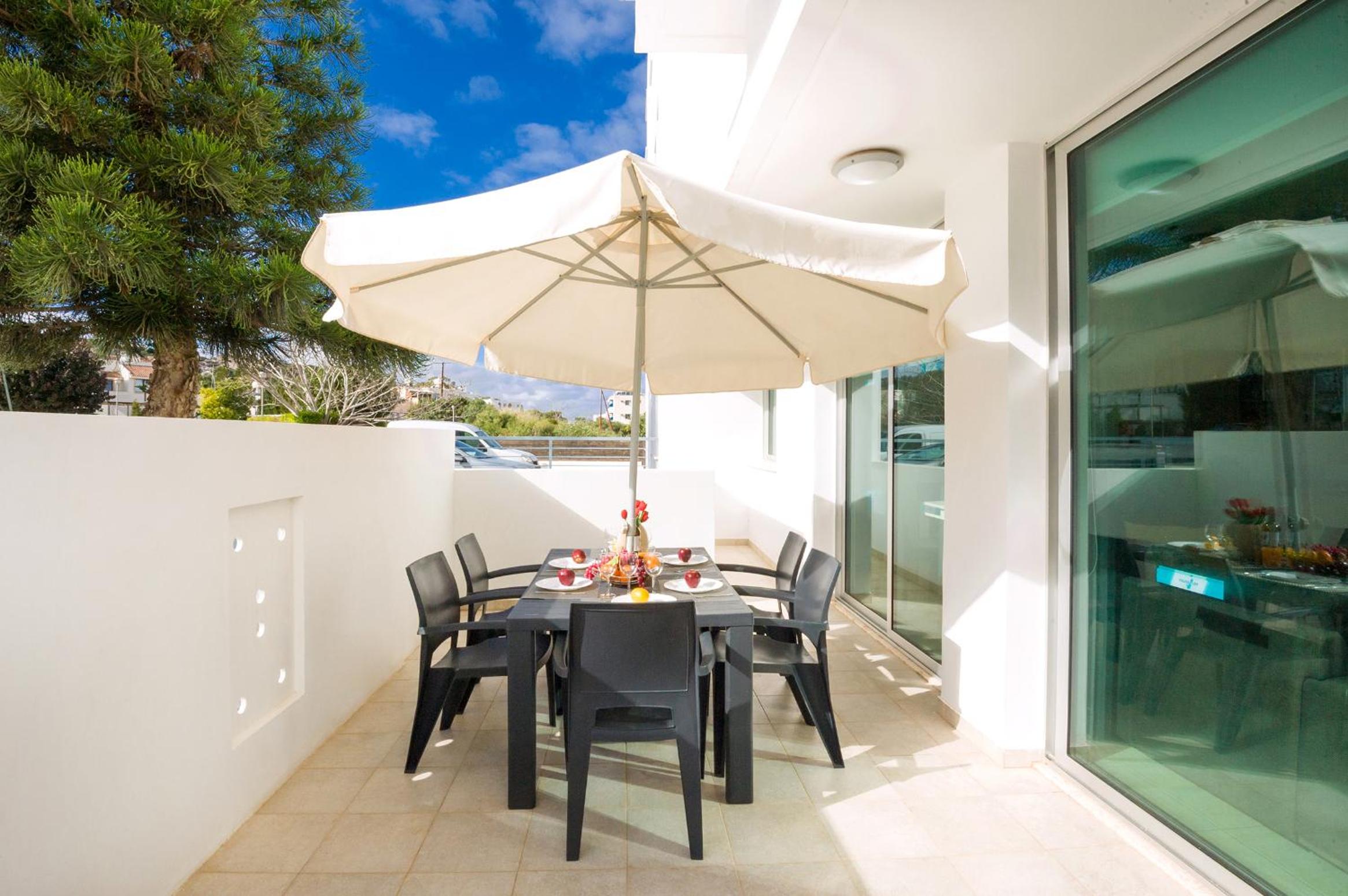 Calypso - Coralli Beachfront Apartment
