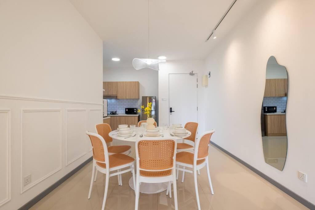 Cozy Home@United Point 3BR7Pax Pool Above Mall Gym