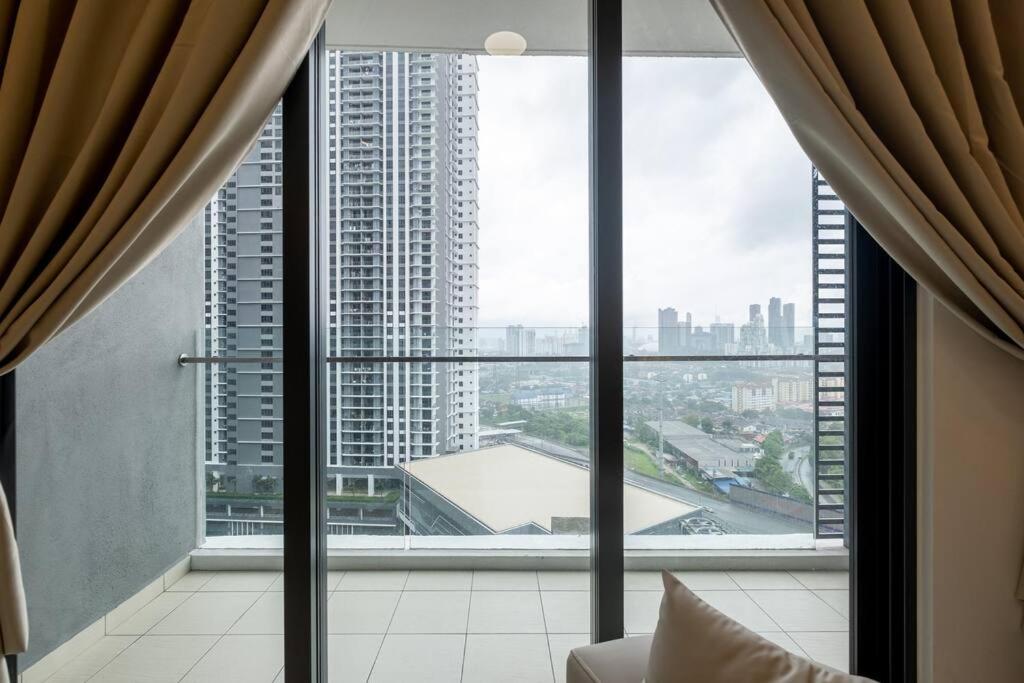 Cozy Home@United Point 3BR7Pax Pool Above Mall Gym