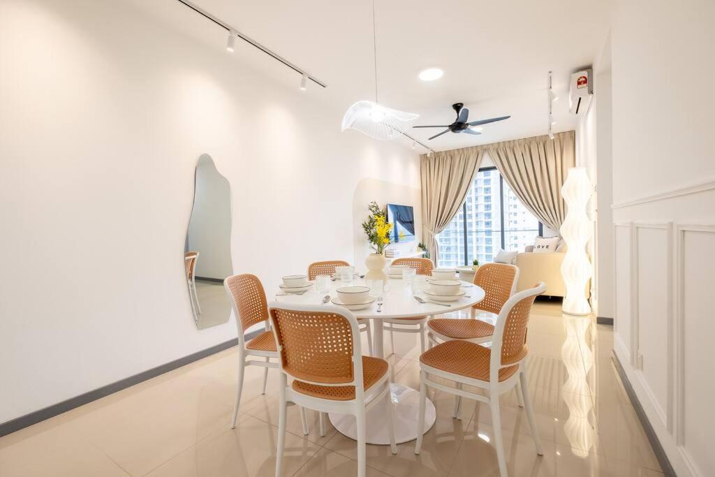 Cozy Home@United Point 3BR7Pax Pool Above Mall Gym