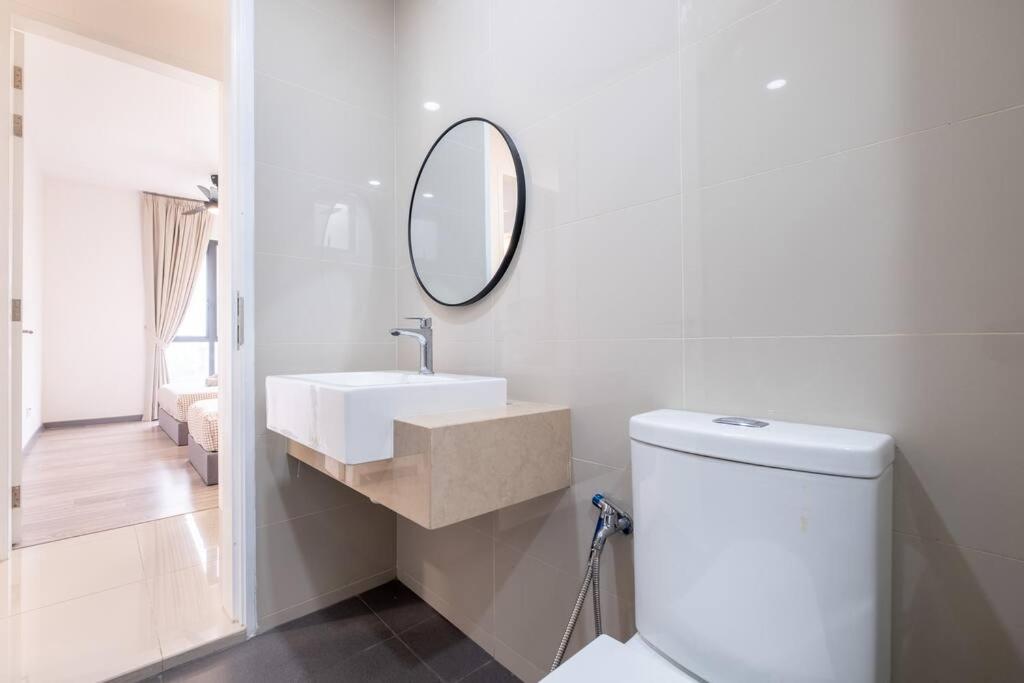 Cozy Home@United Point 3BR7Pax Pool Above Mall Gym