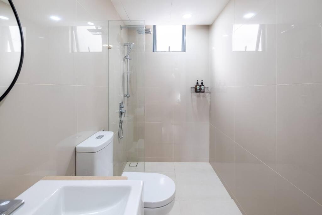 Cozy Home@United Point 3BR7Pax Pool Above Mall Gym