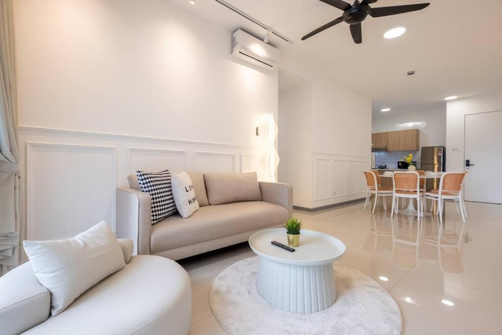 Cozy Home@United Point 3BR7Pax Pool Above Mall Gym