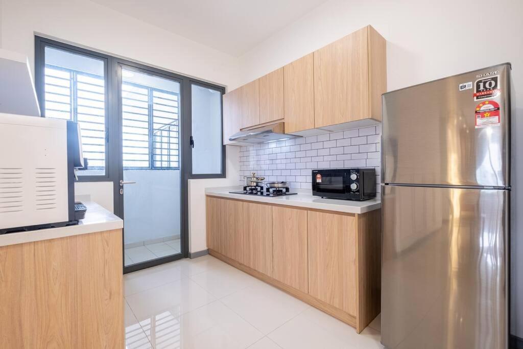 Cozy Home@United Point 3BR7Pax Pool Above Mall Gym