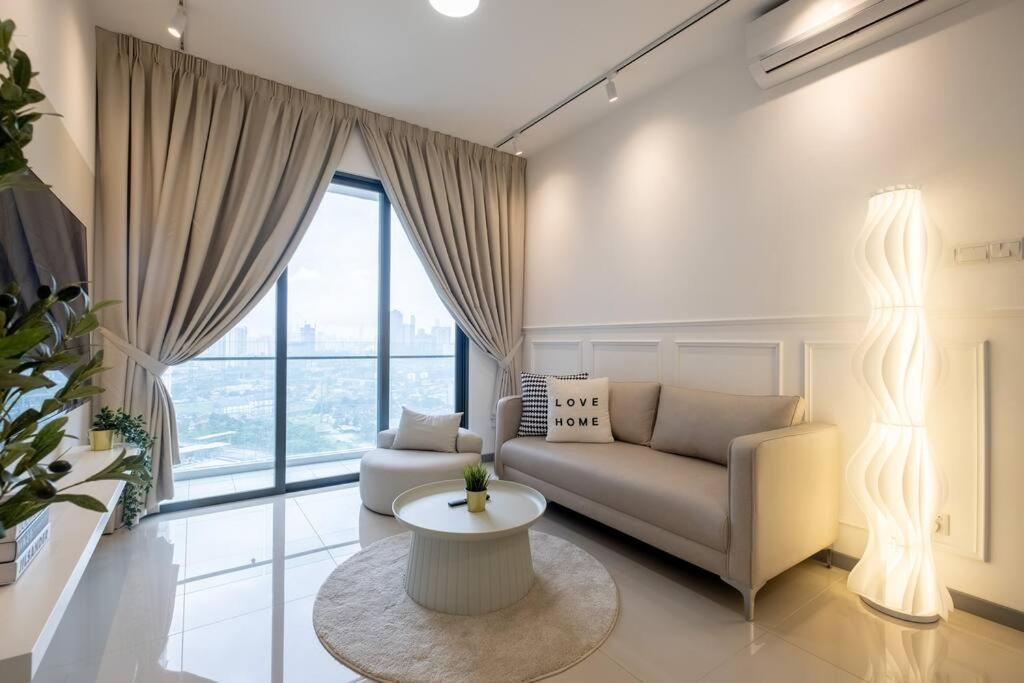 Cozy Home@United Point 3BR7Pax Pool Above Mall Gym