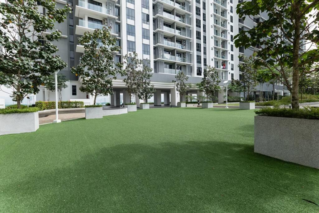Cozy Home@United Point 3BR7Pax Pool Above Mall Gym